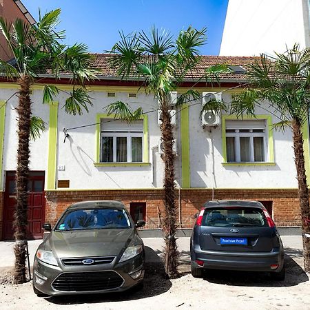 Hotel Kuriozum Vendeghaz Segedyn Zewnętrze zdjęcie