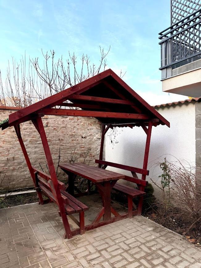Hotel Kuriozum Vendeghaz Segedyn Zewnętrze zdjęcie