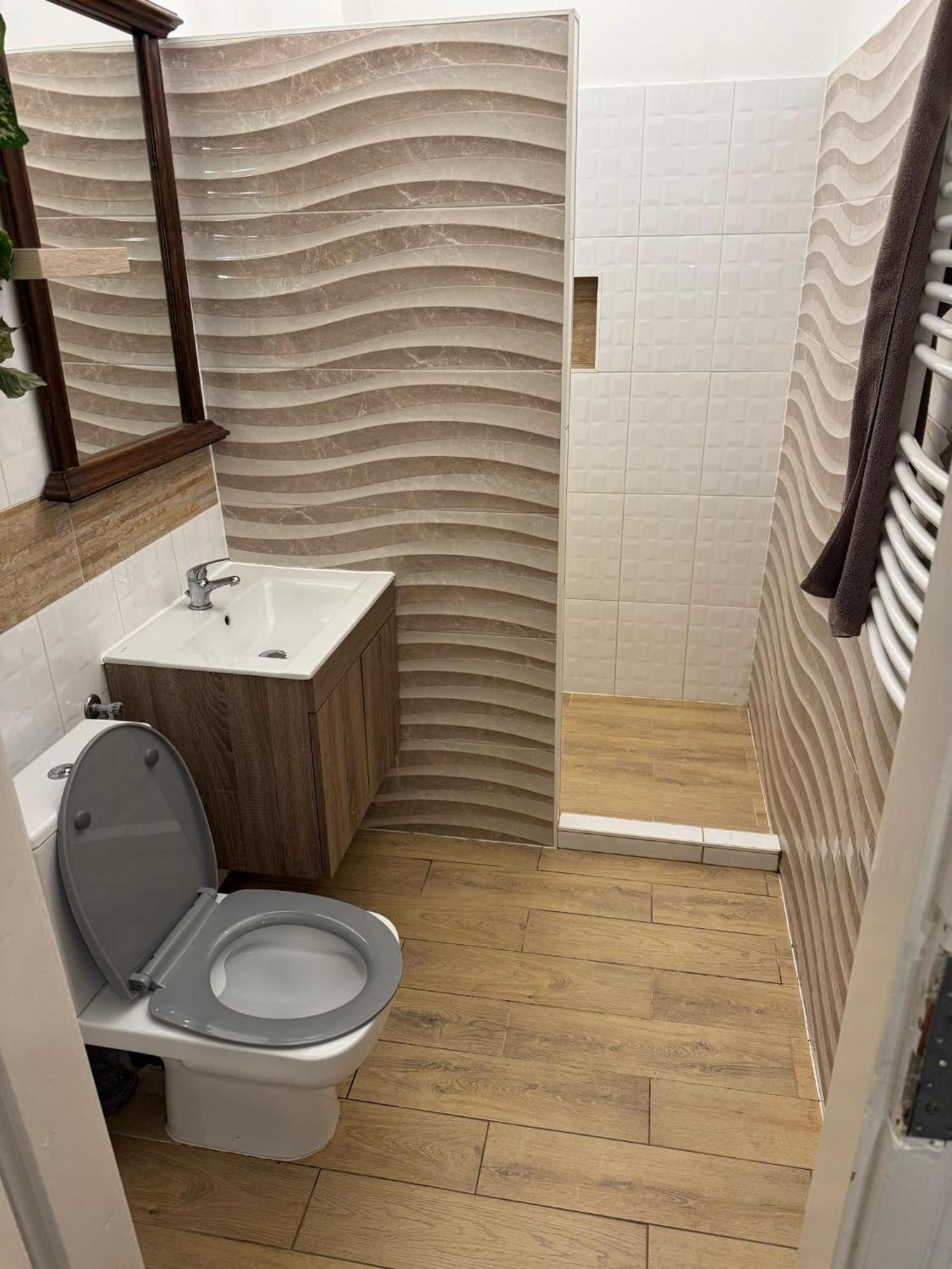 Hotel Kuriozum Vendeghaz Segedyn Zewnętrze zdjęcie