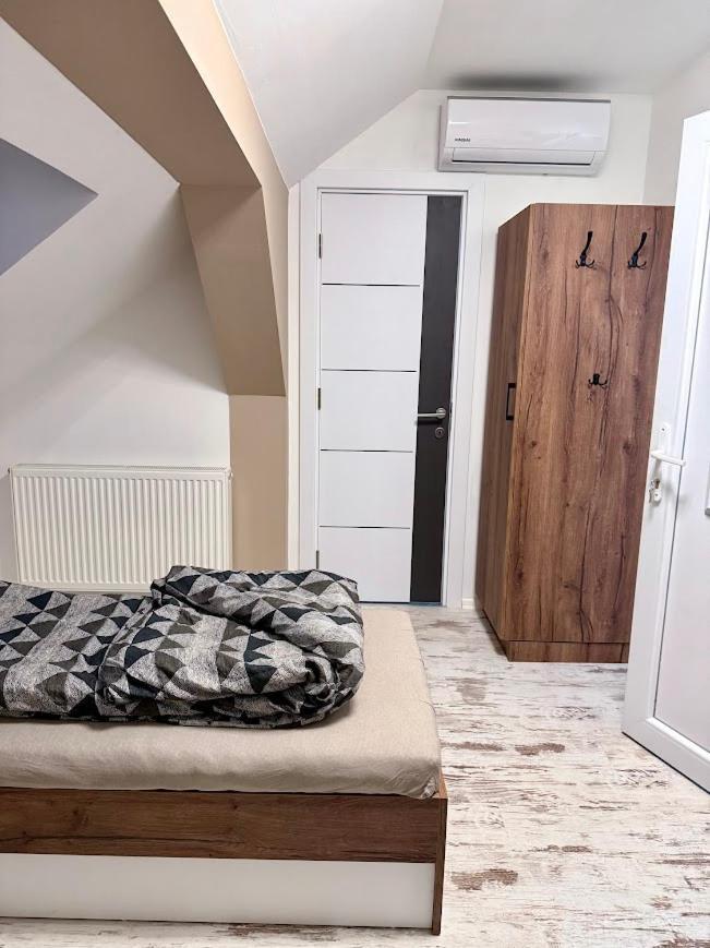 Hotel Kuriozum Vendeghaz Segedyn Zewnętrze zdjęcie
