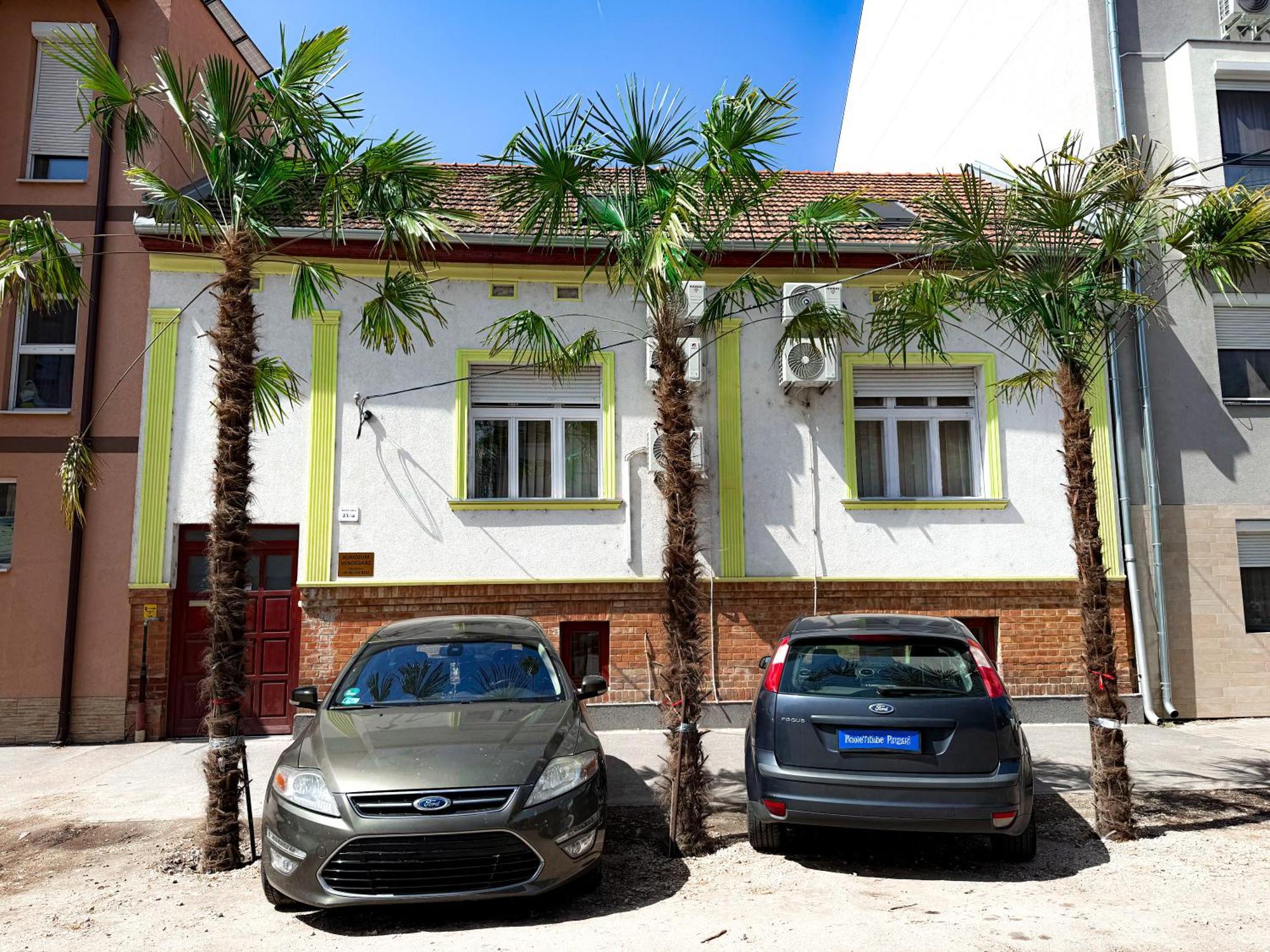 Hotel Kuriozum Vendeghaz Segedyn Zewnętrze zdjęcie